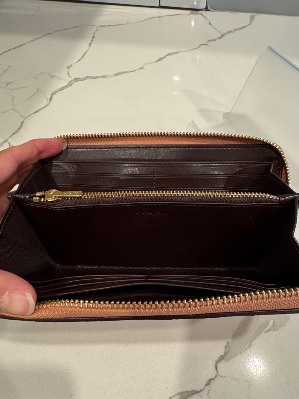 Coach salmon croc embossed zip around wallet - Picture 5 of 7